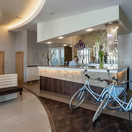 Pod Kasztanami Hotel 3*