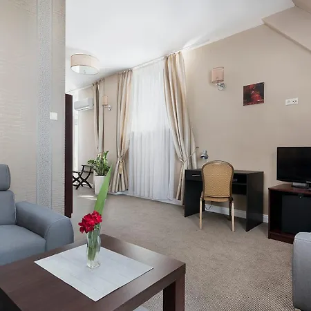 Hotel Pod Kasztanami 3*