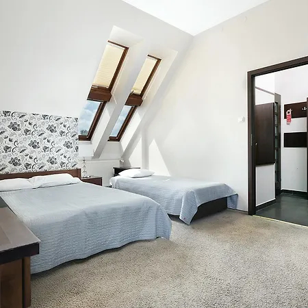 ホテル Pod Kasztanami 3*