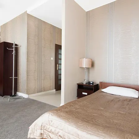 ホテル Pod Kasztanami 3*